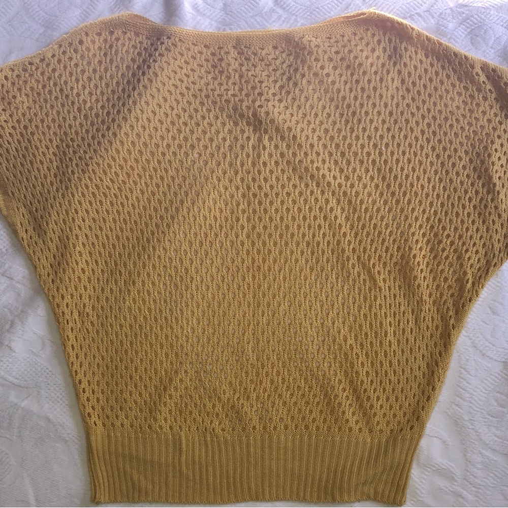 Women’s Size Medium Open Weave Top